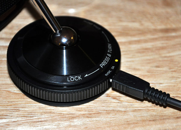 Google-Nexus-One-Car-Dock-PowerConnected