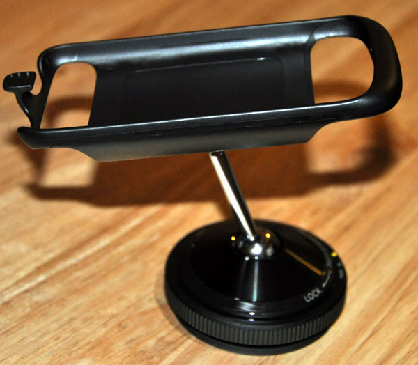 Google-Nexus-One-Car-Dock-Standing