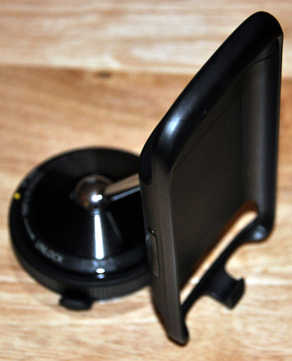 Google-Nexus-One-Car-Dock-UprightFront